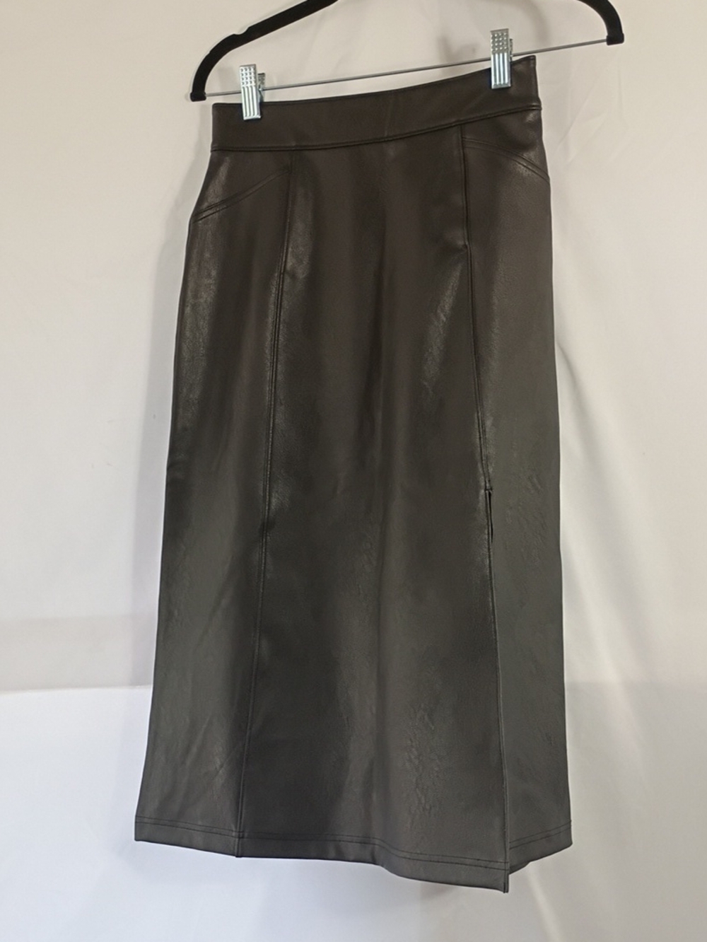 EUC Spanx Faux Leather Midi Skirt Black Polyurethane Slit Womens Size XS 20321R